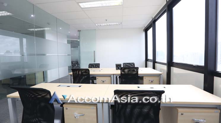  Office space For Rent in Sukhumvit, Bangkok  near BTS Ekkamai (AA15940)